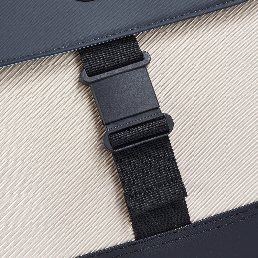 SECURFLAP | Sac Messenger sable